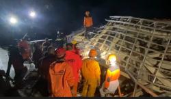  Tebing 50 Meter Longsor Timpa 2 Rumah di Banjarnegara, 1 Warga Tewas Tertimbun 2 Luka<