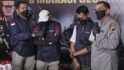 Polisi Gerebek Pabrik Oli Palsu Beromzet Puluhan Miliar Rupiah, Pelaku Ternyata Belajar dari YouTube<