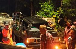 Nekat Lewat Jalur Ekstrem Cinomati, Mobil Pikap Terguling Tak Bisa Direm