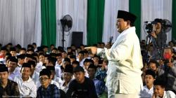 Prabowo Tegaskan Santri Akan Jadi Penentu Arah Masa Depan Bangsa<