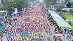 Puncak HUT ke 251 Kota Pontianak, Ribuan Orang Ikuti Tari Jepin Massal