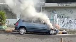 Mobil Nissan March Terbakar Hebat di Barba Cianjur, Arus Lalin Sempat Macet<