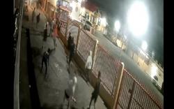 Tawuran Remaja di Palembang Terekam CCTV, Pelaku Pakai Sajam dan Batu<