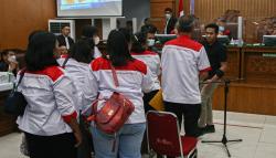 5 Berita Populer: Bharada E Salami Orang Tua Brigadir J hingga Perempuan Bercadar Coba Terobos Istana Presiden