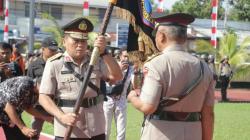 Irjen Pol Setyo Budiyanto Terima Pataka Polda Sulut dari Irjen Pol Mulyatno