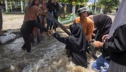 Tanggul Sungai Gumbasa Sigi Jebol, Ratusan Orang Mengungsi
