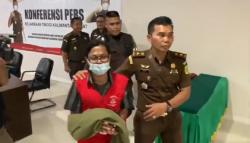 Ditangkap di Jakarta, Tersangka Korupsi Asrama SMPN 2 Sajingan Ditahan di Kejari Sambas