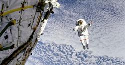 10 Fakta Menarik Baju Astronot, Berwarna Putih karena Memantulkan Panas