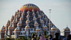 Daftar Masjid dengan Arsitektur Unik di Indonesia, Ada yang Memiliki 99 Kubah