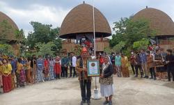 Keren, Sekolah di Semarang Ini Cetak Rekor Upacara Sumpah Pemuda Berkostum Adat Terbanyak<