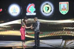 Berhasil Jaga Toleransi Beragama, Wakil Bupati Mamasa Raih Indonesia Award 2022