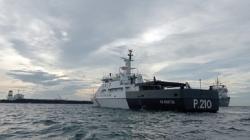 2 Kapal Patroli Dikerahkan untuk Evakuasi Tanker Djibouti yang Kandas di Selat Singapura