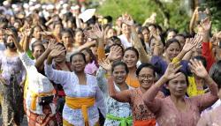 Bahasa Bali Ibu, Apa? Awas Jangan Salah Ucap!