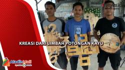 Sekelompok Pemuda di Padang Sulap Limbah Potongan Kayu Menjadi Jam Dinding Estetik