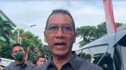 Pj Gubernur Heru Minta Warga Tetap Pakai Masker di Bus hingga Ruang Sempit