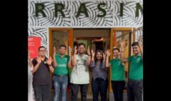 Tuai Pujian, Semua Pelayan di Retoran Ini Bisu dan Tuli