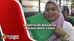 Wanita Muda Ini Bahagia Dapat Akta Cerai di Jombang<