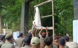 Pemprov Sumsel Kerahkan Ratusan Pol PP, Pagar Blokade SMKN 3 Kayuagung Dibongkar<