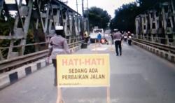 Badan Jalan Jembatan Sungai Serayu Ambles, Akses Banjarnegara-Purbalingga Ditutup