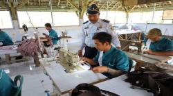 Warga Binaan Penghuni Lapas Pekalongan Dilatih Menjahit, Ini Tujuannya<