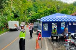 Dukung Kelancaran Lalu Lintas, Polsek Piyungan Bantul Dirikan Pos Pantau di Lokasi Longsor