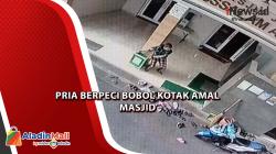 Kenakan Jaket dan Peci, Pria Nekat Bobol Kotak Amal Masjid di Koja