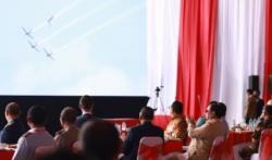 Saat Prabowo Kagumi Esther, Satu-satunya Perempuan Asia asal RI yang Jadi Test Pilot