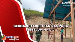 Prajurit TNI Bersama Warga Lanjutkan Pembangun Gereja Terbengkalai di Intan Jaya