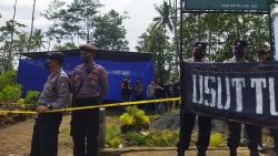 Merasa Janggal, Orang Tua Korban Tragedi Kanjuruhan Siap Ajukan Autopsi Ulang<