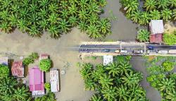 Banjir 1 Meter, Jalan Lintas Tapaktuan Aceh Selatan-Medan Lumpuh