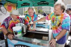 Kisah Sukses Ben dan Jerry, Jadi Miliarder Berkat Bisnis Es Krim