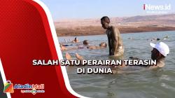 Berenang di Laut Mati Yordania Tak Akan Tenggelam
