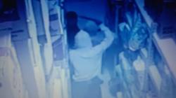 2 Perampok Bersajam Todong Pegawai Minimarket di Bandung, Gasak Rp45 Juta