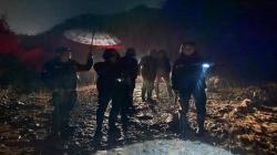 Longsor di Tembagapura, 2 Orang Luka Dievakuasi Pakai Tandu gegara Jalan Tertutup Batu