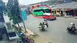 Kronologi Bus Warga Baru Seruduk Warung dan Kantor Ekspedisi di Purwakarta, Ini Kata Polisi<