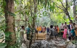 Pembunuhan Mayat dalam Kubangan Lumpur Diduga Terencana, Korban Ditembak dan Ditombak