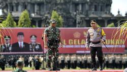 Panglima TNI - Kapolri Pimpin Apel Pasukan Operasi Puri Agung 2022