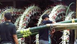 Berkah G20 Bali, Seniman Gianyar Kebanjiran Order Bikin Penjor 