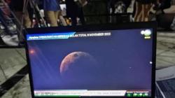 Puncak Gerhana Bulan Total Terlihat Jelas di Ambon, Sedikit Tertutup Awan<