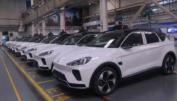 Deretan Mobil Taksi Tanpa Pengemudi Buatan China