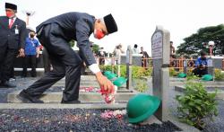  Ziarah Hari Pahlawan, Ganjar: Banyak Sekali New Hero Hari Ini yang Mulai Bermunculan