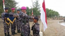 30 Prajurit TNI AL Lhokseumawe Jalani Tradisi Pembaretan di Pantai Krueng Geukueh