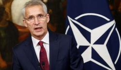 Sekjen NATO Kunjungi Ukraina, Tinjau Peralatan Militer Rusia yang Rusak di Alun-Alun Kiev 