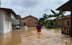 2 Sekolah di Jambi Terendam Banjir, Siswa Diliburkan <