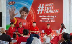 Lifebuoy Kampanyekan Juara Cuci Tangan melalui Program Coaching Clinic Sepak Bola