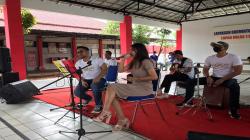 Keren, Band Napi Lapas Semarang Hibur Pembesuk saat Kunjungan Tatap Muka<