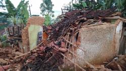 1 Rumah di Cisompet Garut Ambruk, Diduga akibat Gempa Magnitudo 5,3<