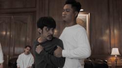 Cerita Yoga Pratama Jadi Tahanan Geng Mematikan, Saksikan di Vision+ Originals 12 Hari Episode 7