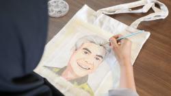 Asah Kreativitas Perempuan di Hari Ayah, Srikandi Ganjar Gelar Painting Tote Bag di Bandung
