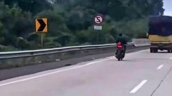 Pengendara Motor yang Masuk Jalan Tol Bakauheni Diamankan, Ternyata Seorang Pelajar<